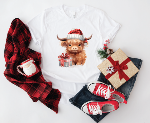 Festive Highland Cow Cheer: Christmas Themed Softstyle Shirt with Highland Cow