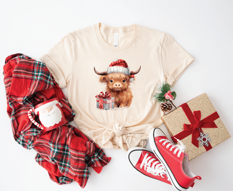 Festive Highland Cow Cheer: Christmas Themed Softstyle Shirt with Highland Cow